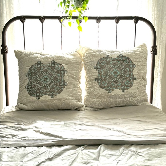 Anthropologie pair (2) Euro shams - Picture 2 of 12